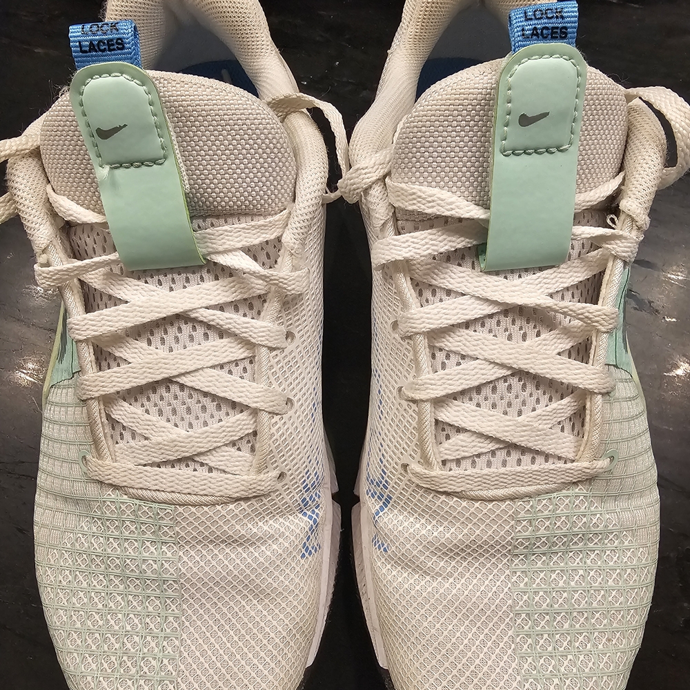 Nike White and Mint Athletic Shoes